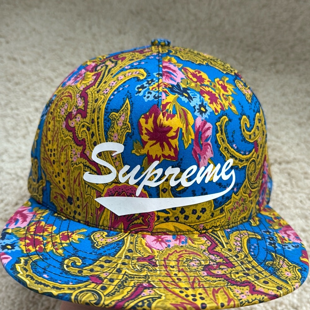 SUPREME flat bill hat